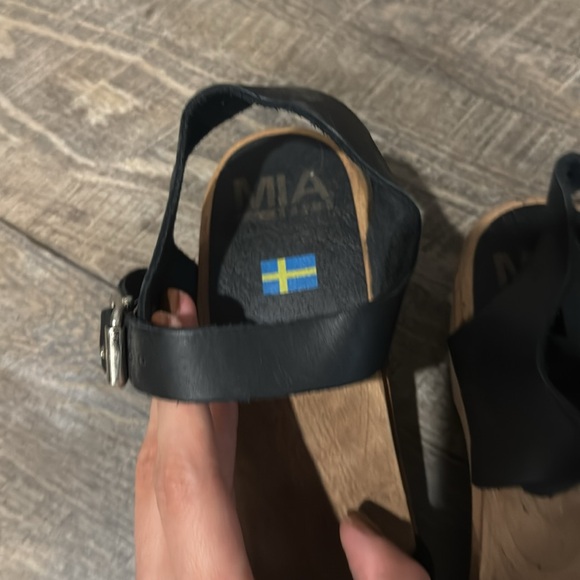 Clogs - Picture 3 of 3